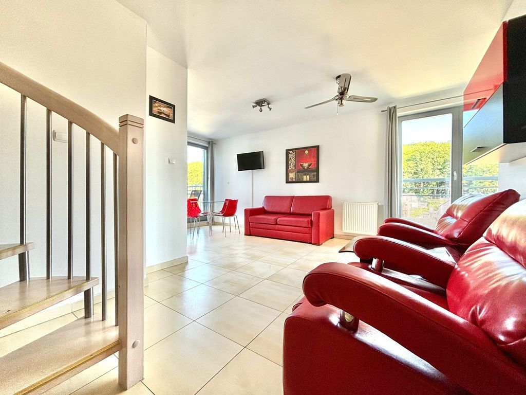 2 POZIOMOWY APARTAMENT 61 MKW, 200 M OD PLAŻY