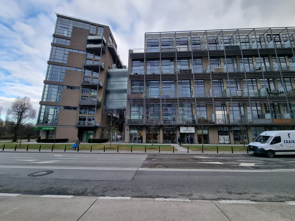 Atrakcyjny lokal usługowy na wynajem - 235 m²