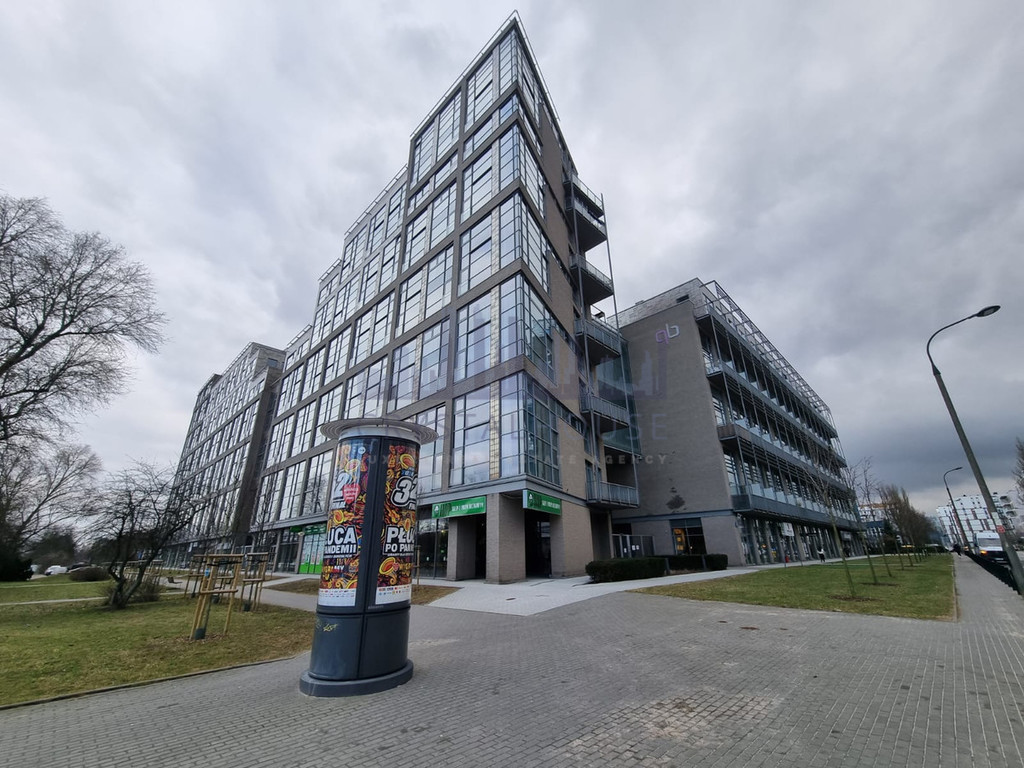 Atrakcyjny lokal usługowy na wynajem - 235 m²