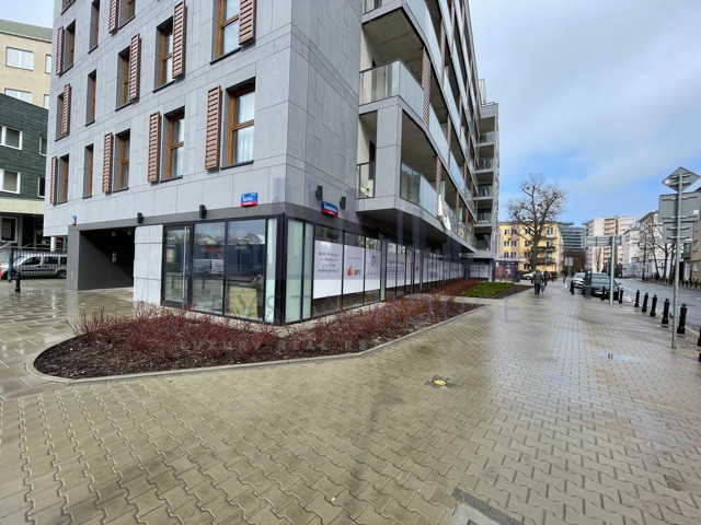 Lokal usługowy na rogu Barskiej i Białobrzeskiej
