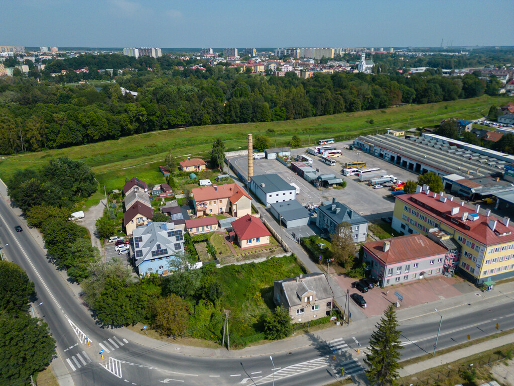 Dom w centrum Ostrowca 105m2 - działka 826m2