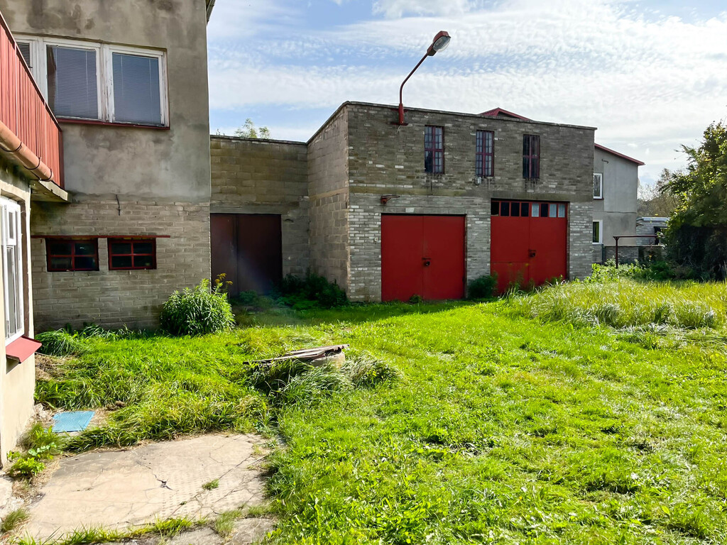 Dom 260m2, z dużym warsztatem, własny staw, 5300m2