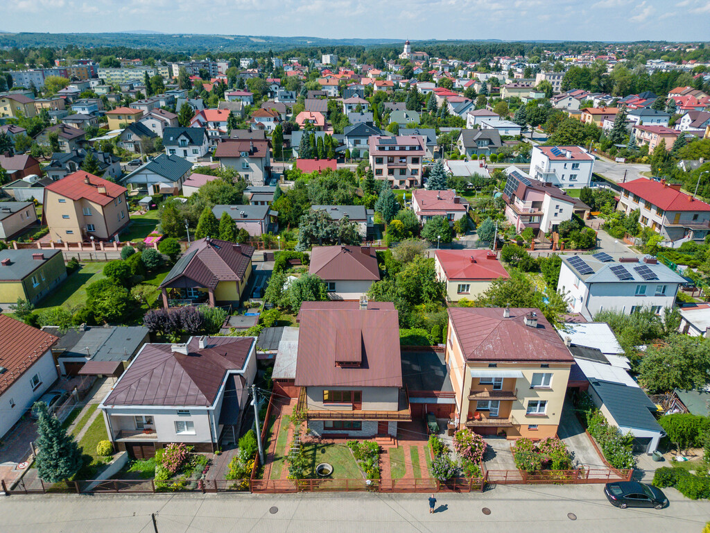 Dom 182m2 + 2 garaże, działka 339m2 ul. Rodzinna