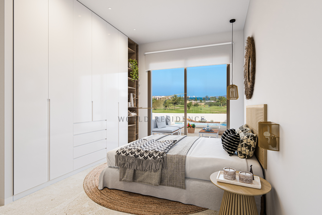 Villa z basenem przy polu golfowym w Los Alcázares