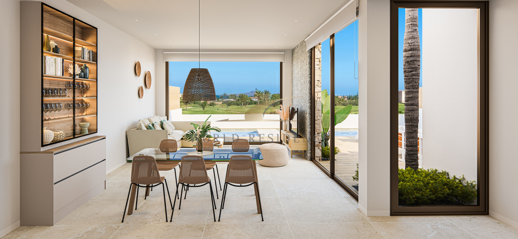 Villa z basenem przy polu golfowym w Los Alcázares