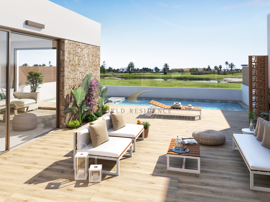 Villa z basenem przy polu golfowym w Los Alcázares