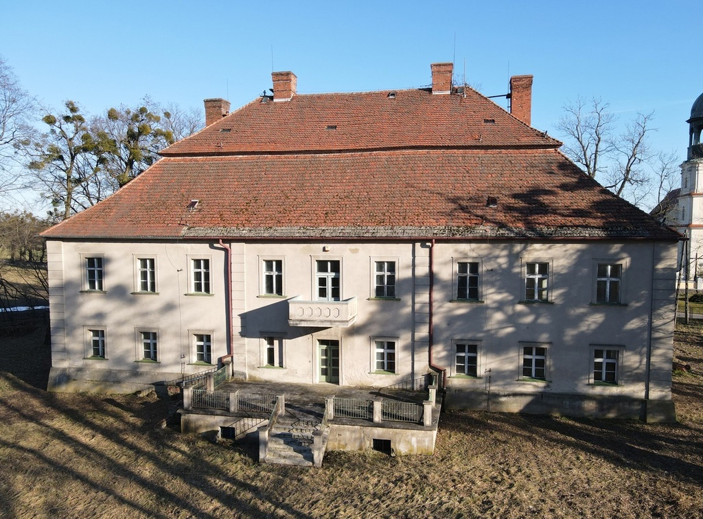 Na wynajem Barokowy Dwór Biskupice, Opolskie.