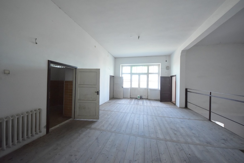 Na wynajem Barokowy Dwór Biskupice, Opolskie.