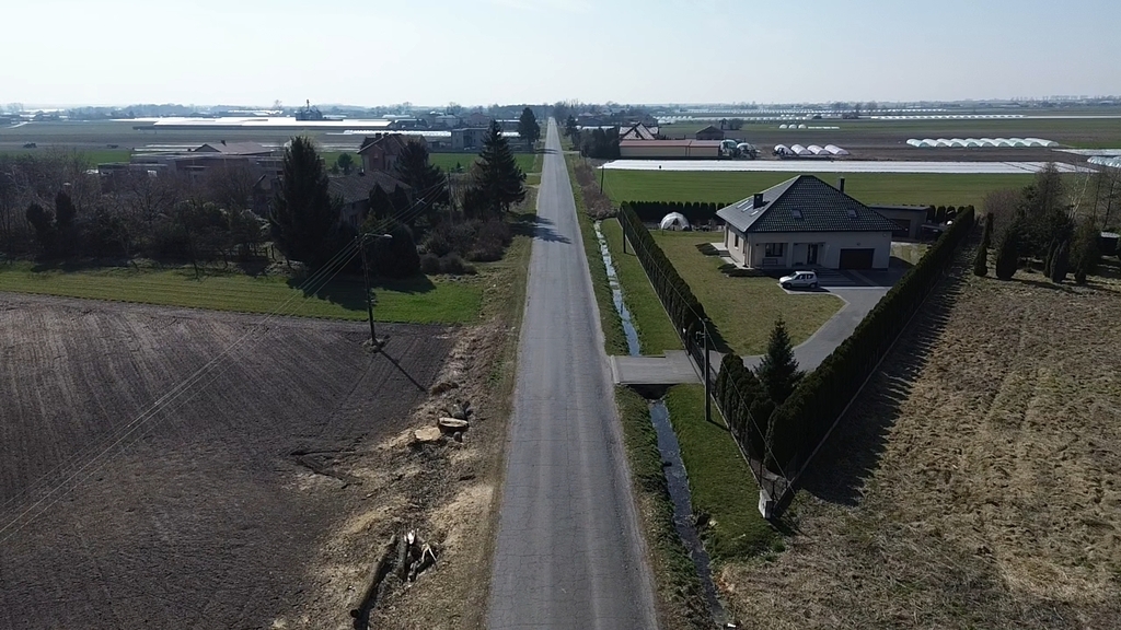Działka w Pokrzywnicy – nieoficjalny środek Polski