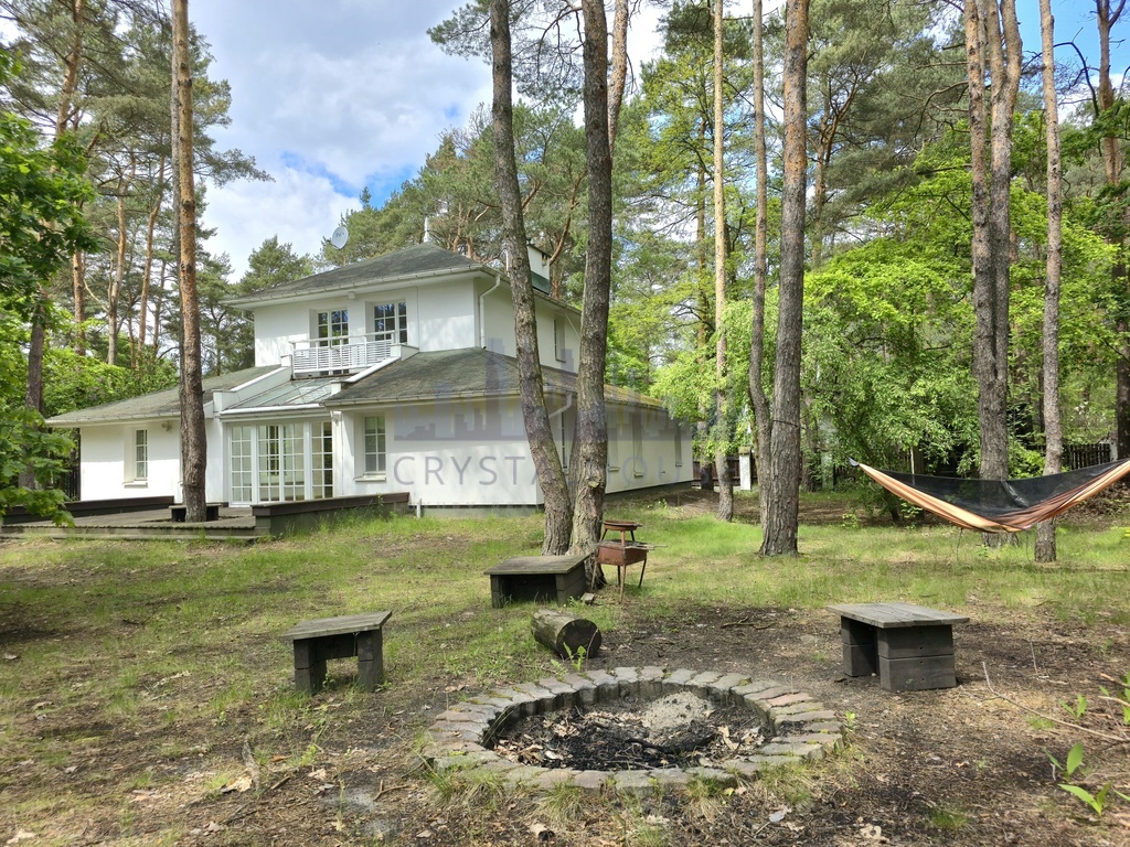 Urokliwy dom z ogrodem wśród sosen | Wawer