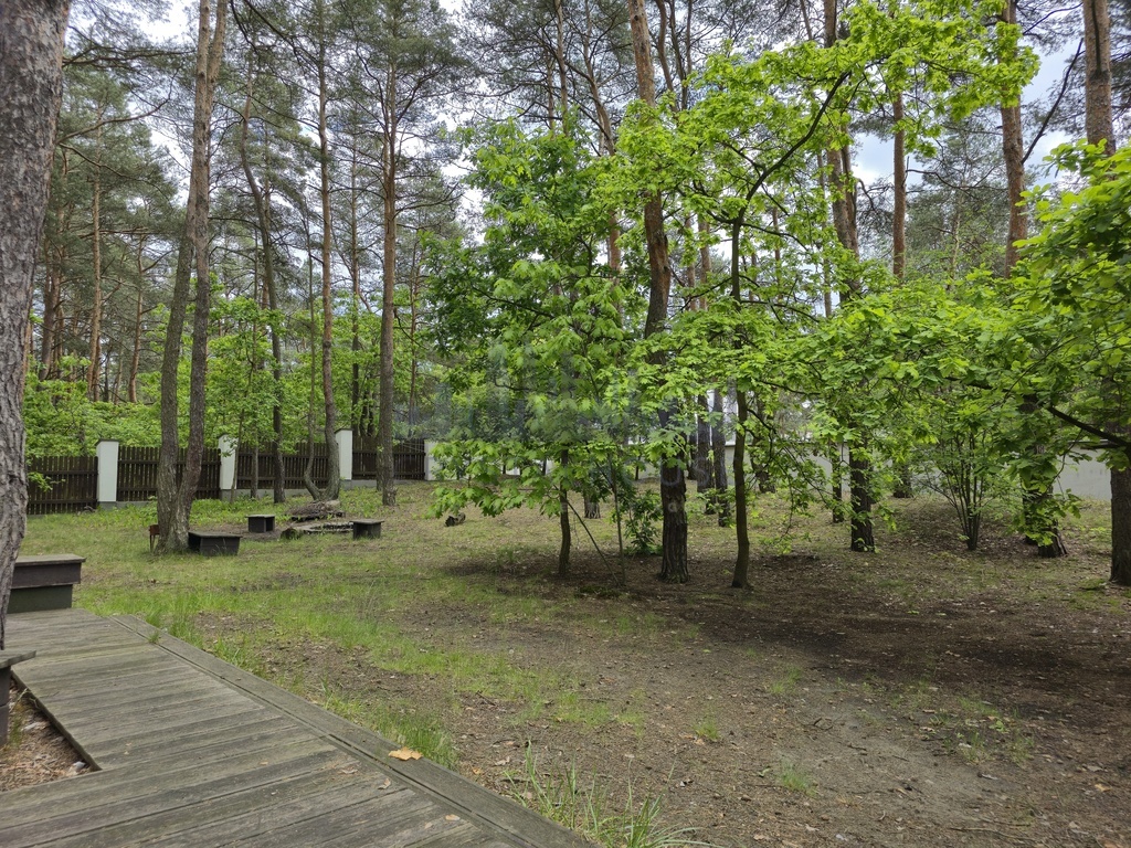 Urokliwy dom z ogrodem wśród sosen | Wawer
