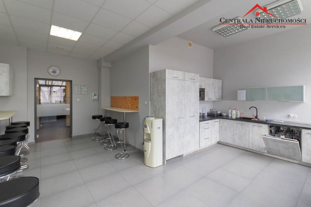 Lokal typu open space, 90 m2, nowoczesny,parking