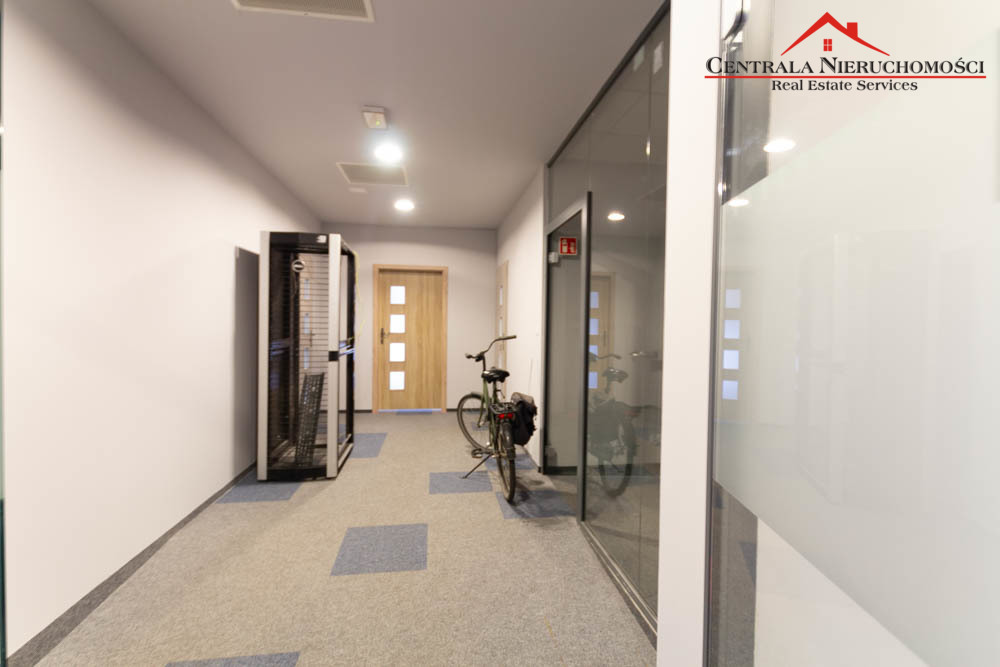 Lokal typu open space, 90 m2, nowoczesny,parking