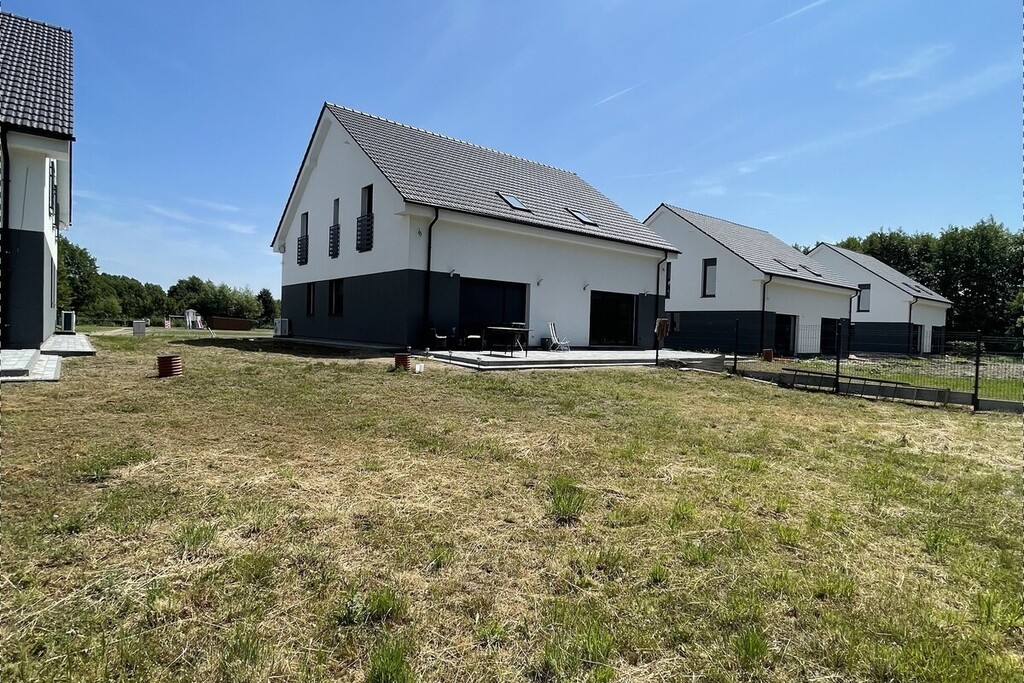 Spokój, zieleń, dom – spełnij marzenie.