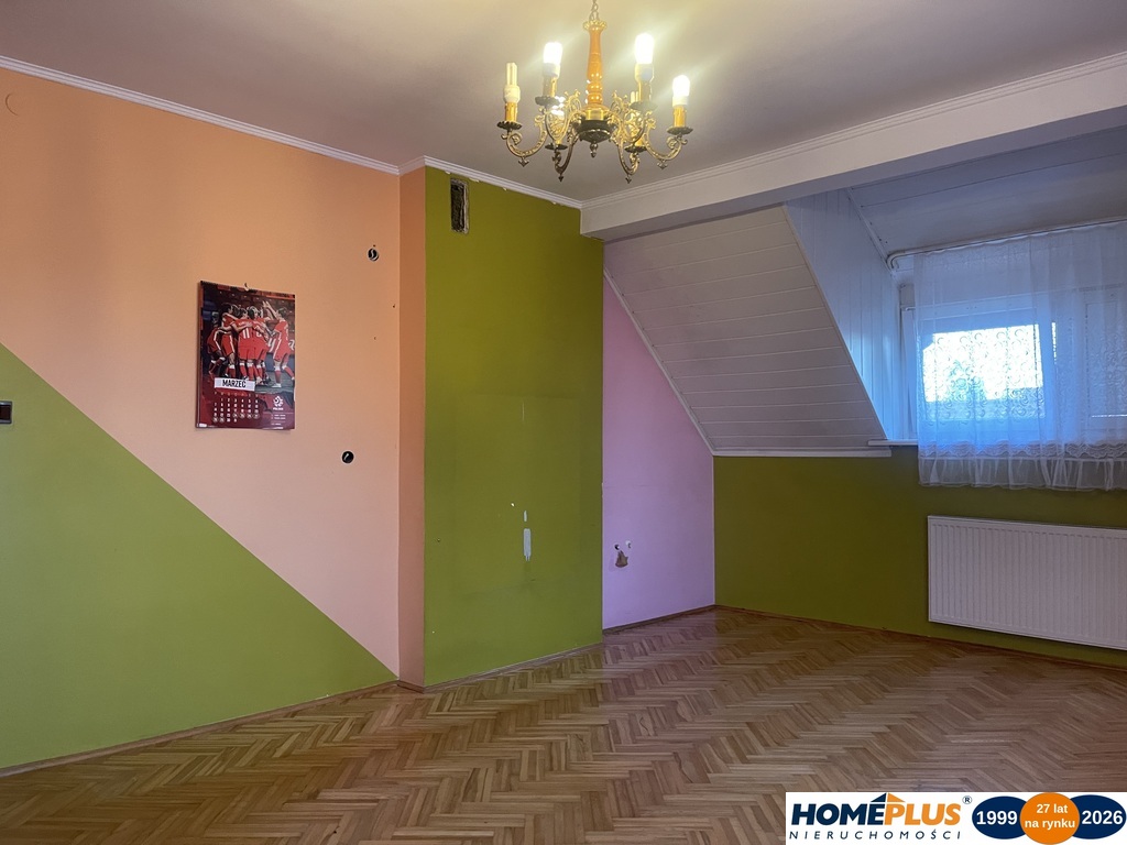 Przestronny dom 300 m², 9 pokoi, działka 800 m²