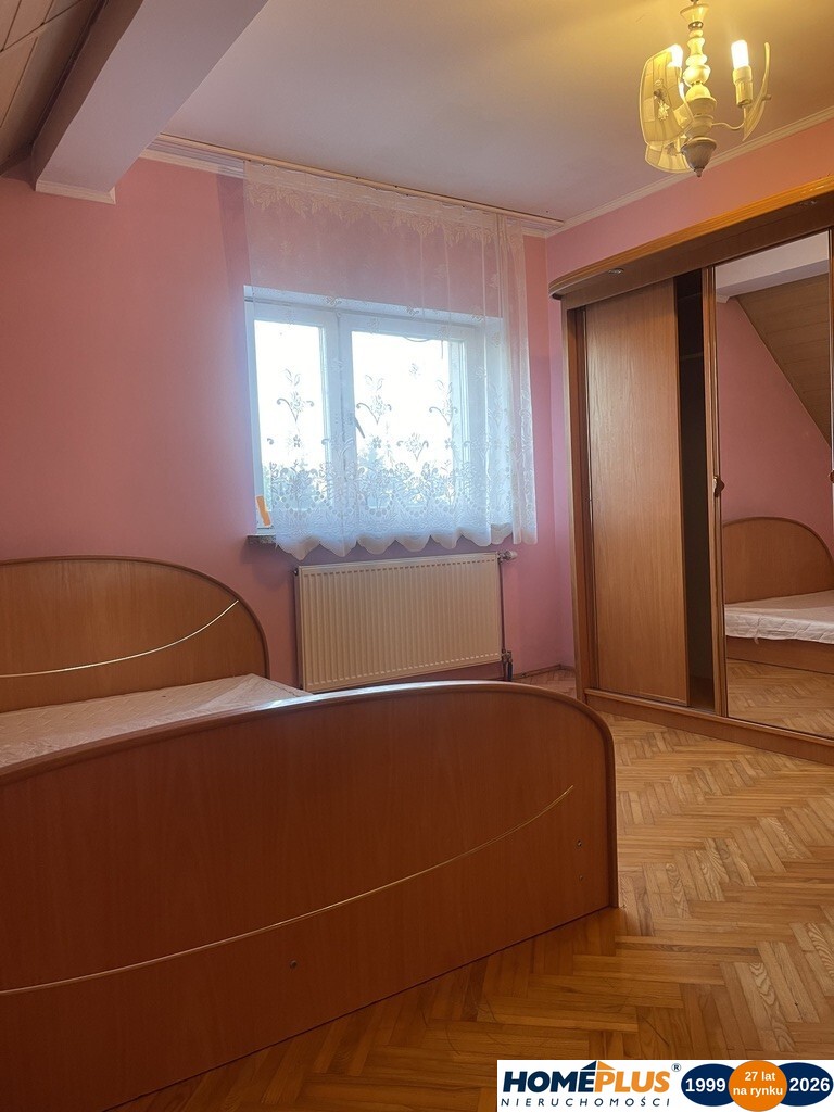 Przestronny dom 300 m², 9 pokoi, działka 800 m²