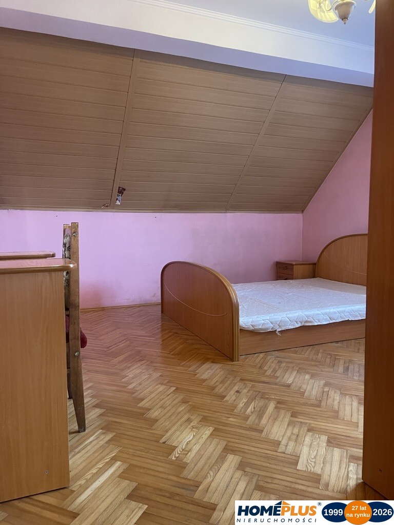 Przestronny dom 300 m², 9 pokoi, działka 800 m²