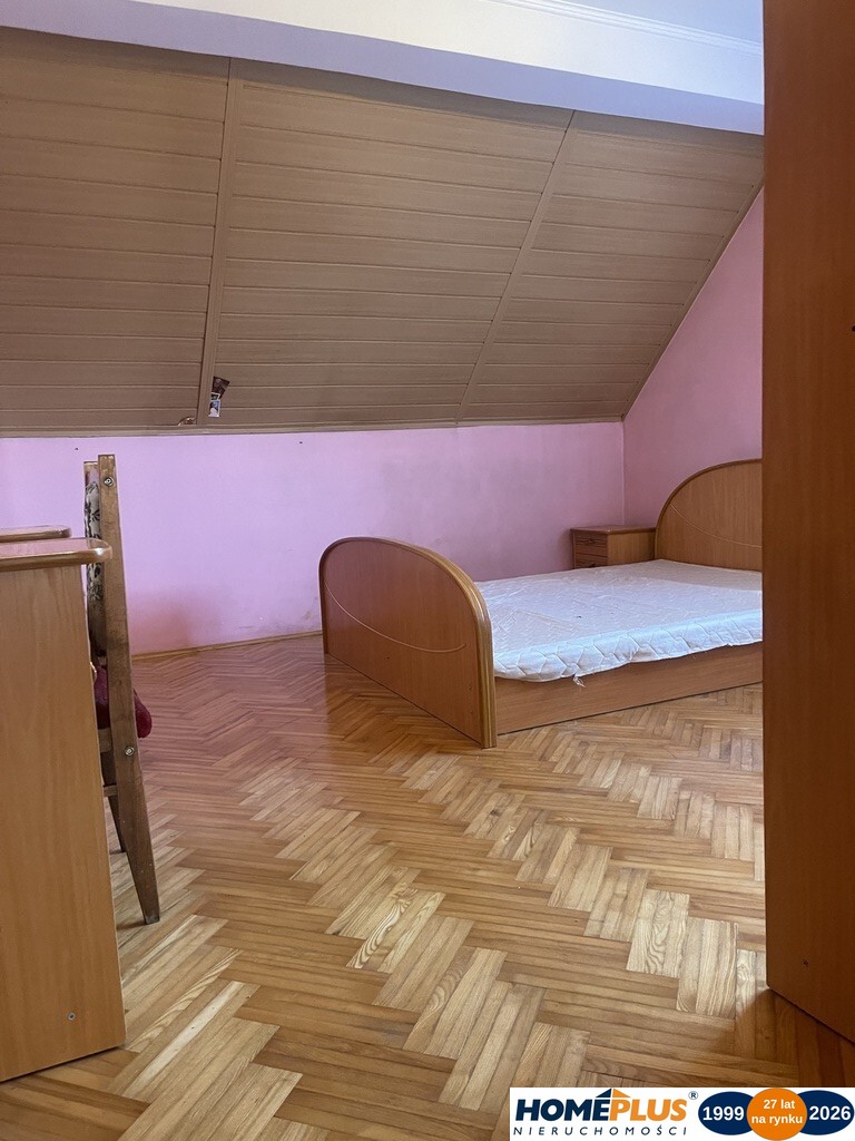 Przestronny dom 300 m², 9 pokoi, działka 800 m²