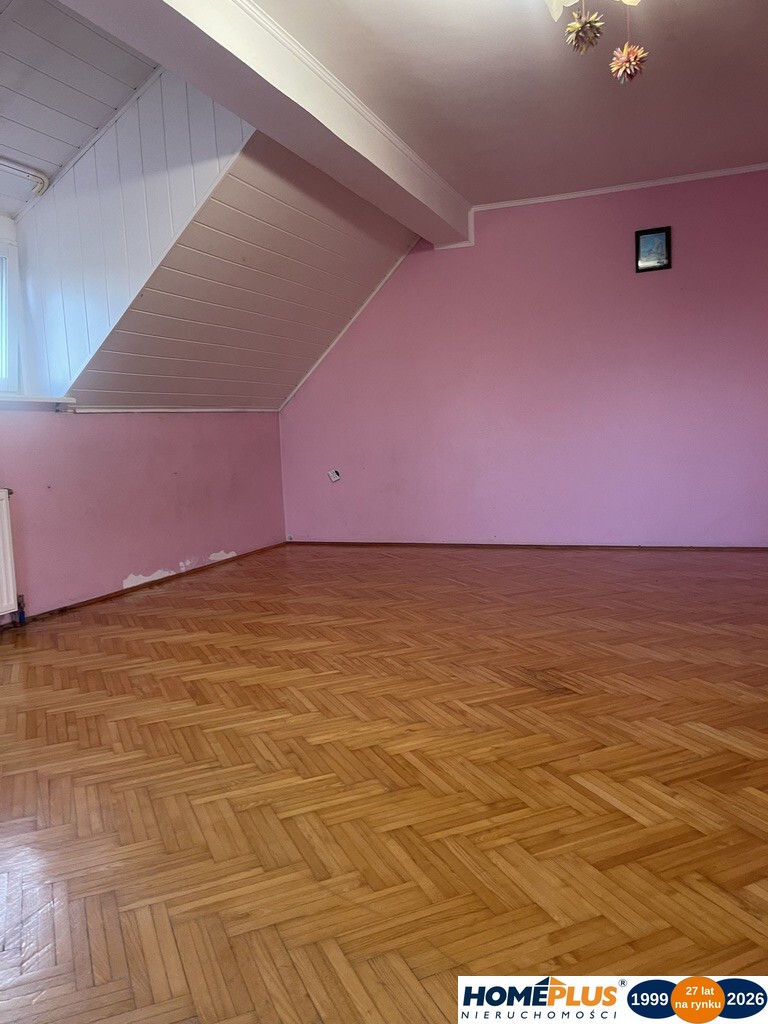 Przestronny dom 300 m², 9 pokoi, działka 800 m²