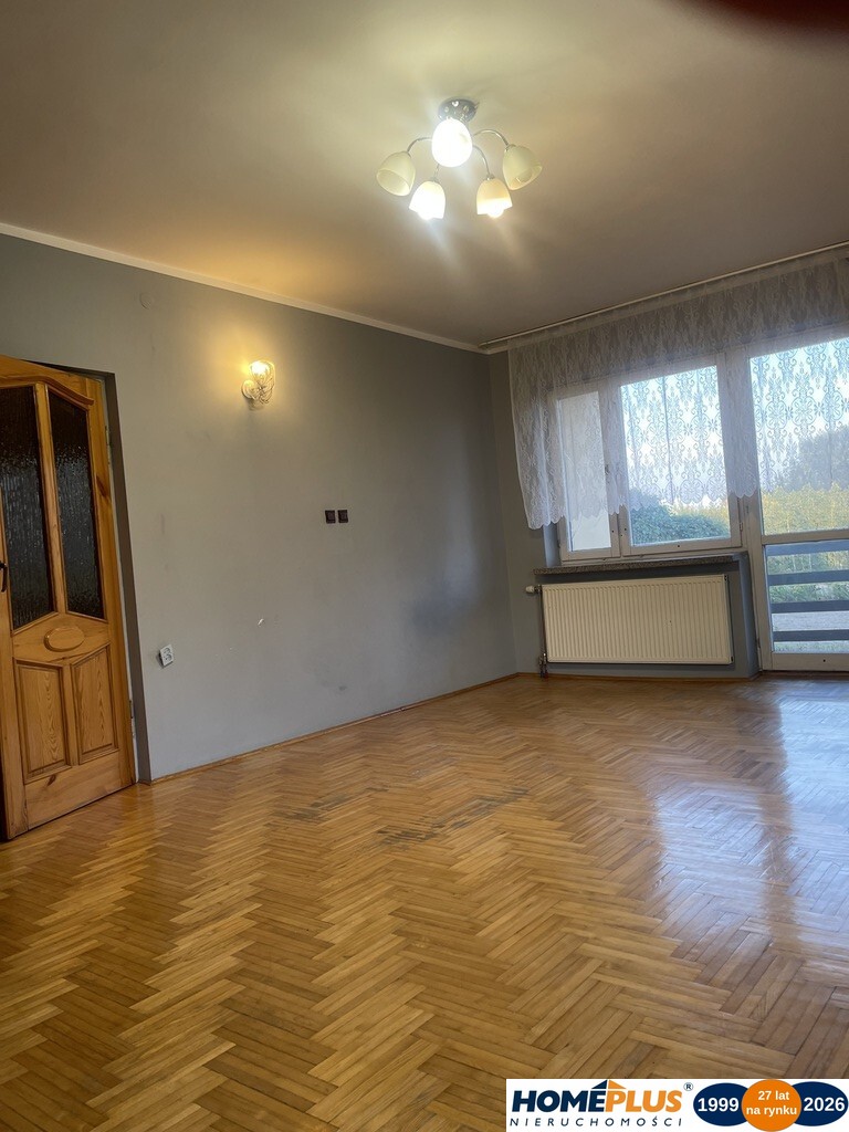 Przestronny dom 300 m², 9 pokoi, działka 800 m²