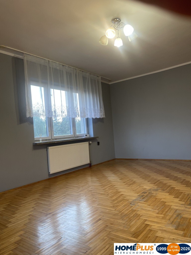 Przestronny dom 300 m², 9 pokoi, działka 800 m²