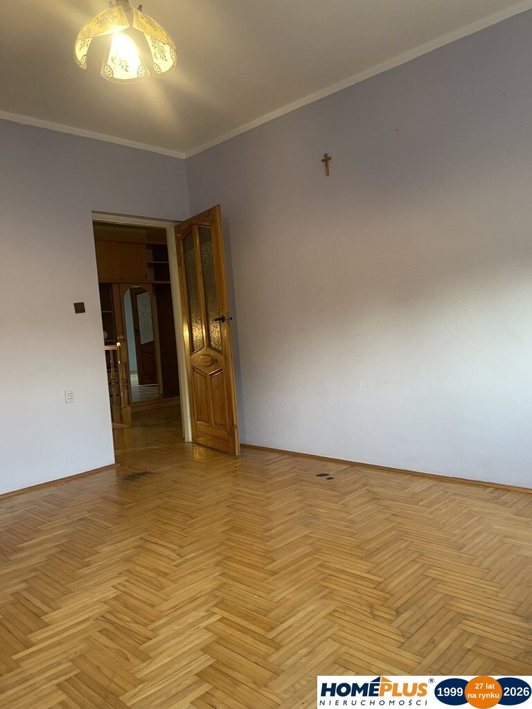 Przestronny dom 300 m², 9 pokoi, działka 800 m²