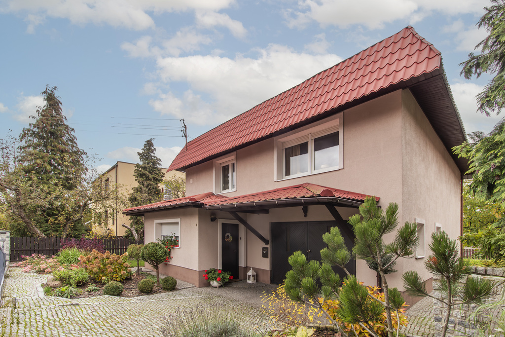Dom 160m² z dębową podłogą i pięknym ogrodem