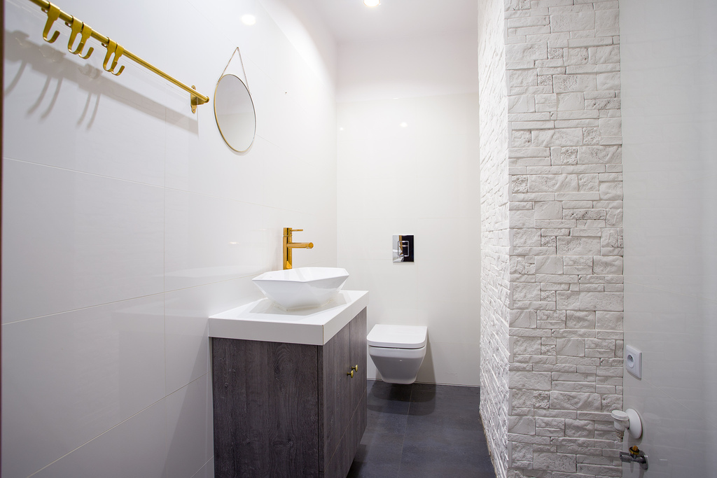 Ludwinów: 247m² domu + 170m² hal na działce 25a
