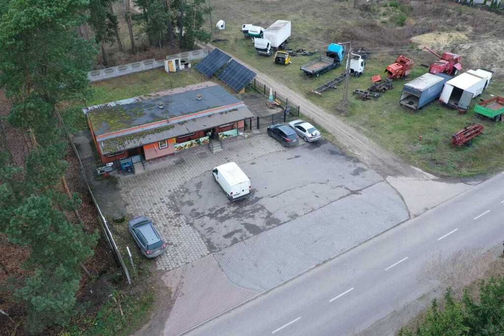 Budynek i dwie działki NASIELSK I pow. PUŁTUSKI