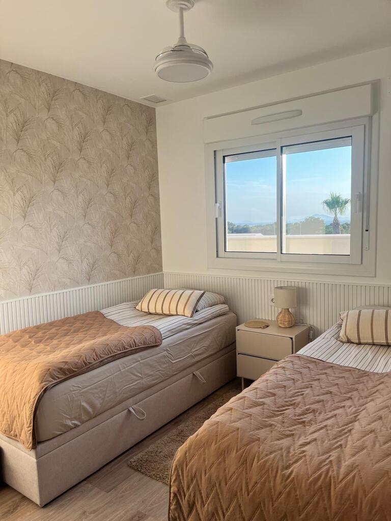 Nowy, gotowy i wyposażony penthouse w Gran Alacant
