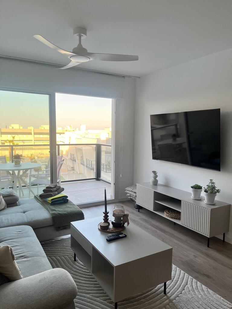 Nowy, gotowy i wyposażony penthouse w Gran Alacant