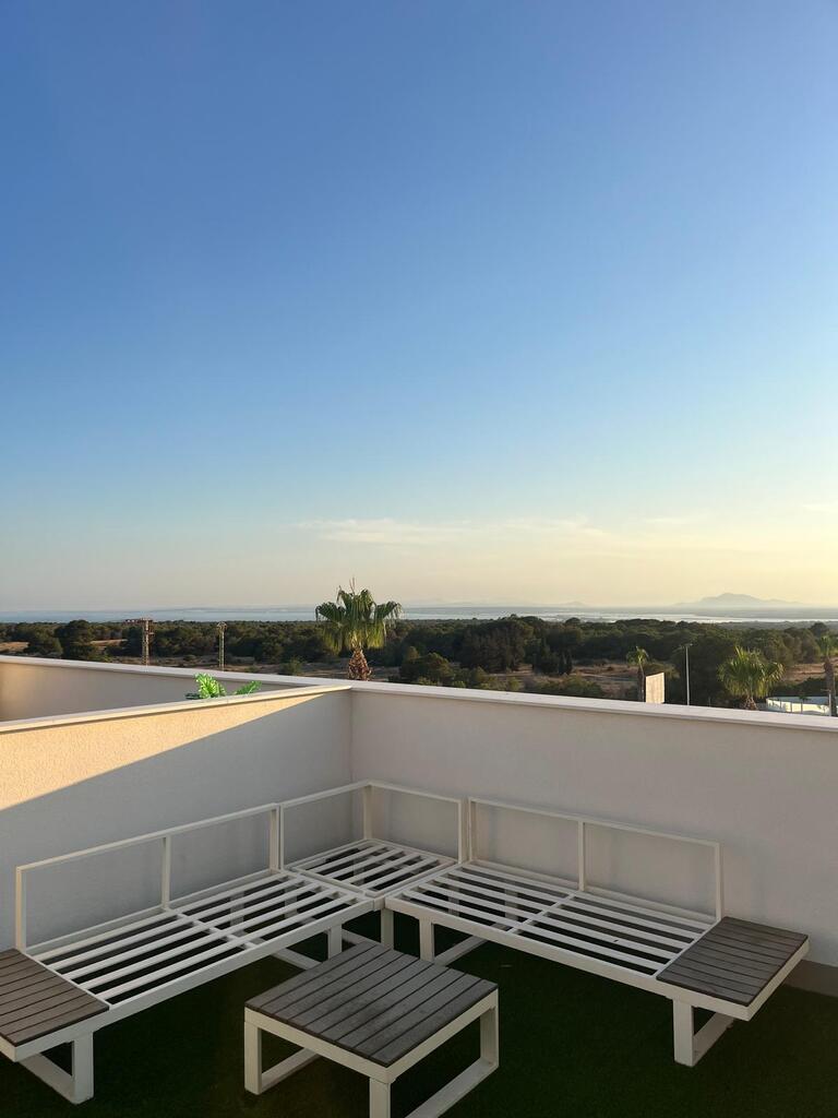 Nowy, gotowy i wyposażony penthouse w Gran Alacant