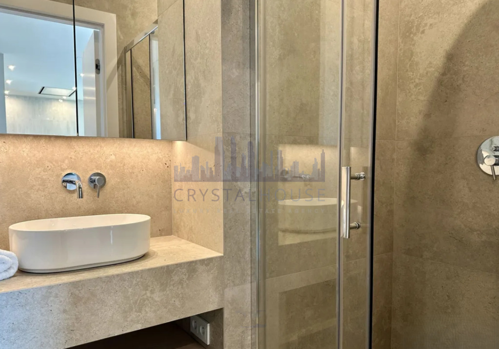 Elegancki apartament w Towarowa Square