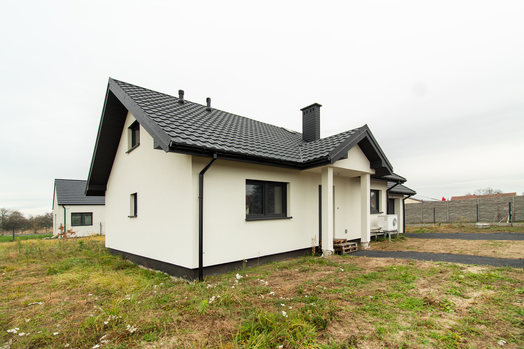 Nowoczesny dom 96m² z pompą ciepła blisko jeziora