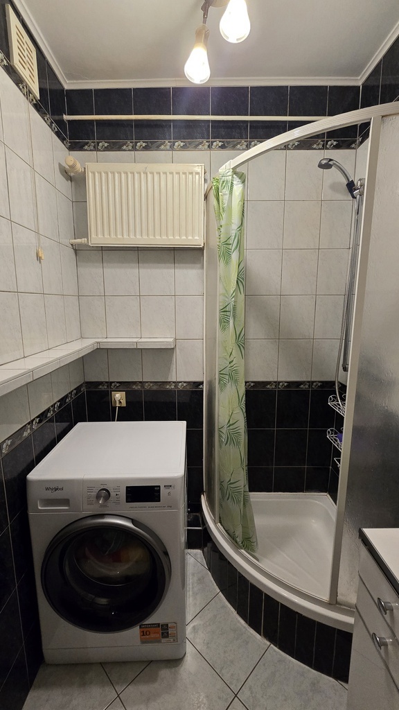 Rozkładowe  3-pokojowe + 10  m² komórka lok.