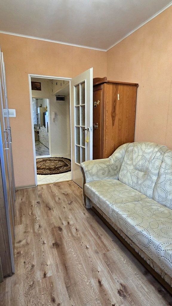 Rozkładowe  3-pokojowe + 10  m² komórka lok.