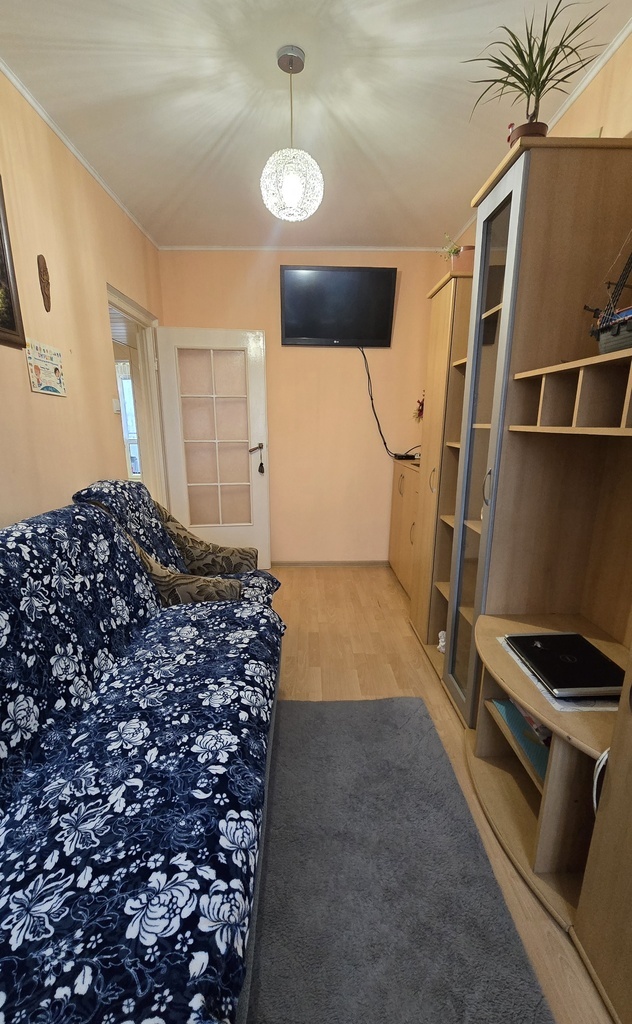 Rozkładowe  3-pokojowe + 10  m² komórka lok.