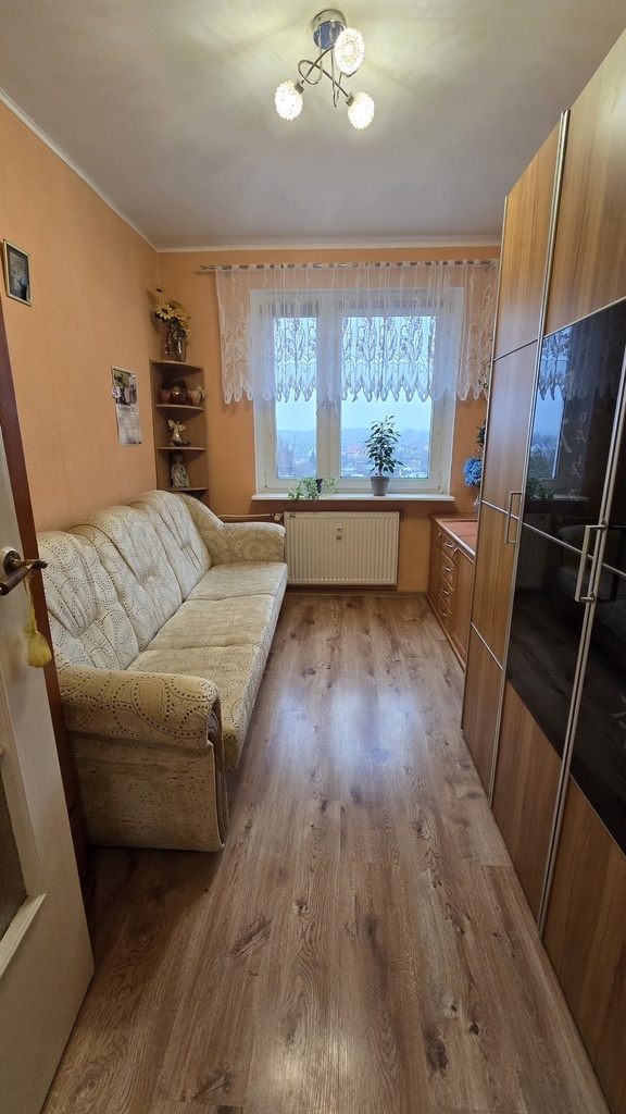 Rozkładowe  3-pokojowe + 10  m² komórka lok.