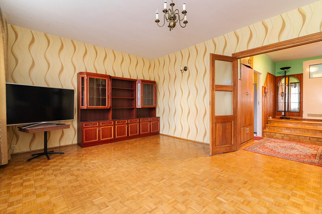 Dom 130 m², garaż i piwnica, Płock