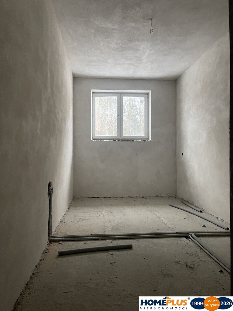 Budynek pod działalność 1400 m², plac manewrowy.