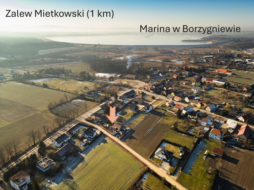 Nowoczesny dom z niezależną częścią usługową.