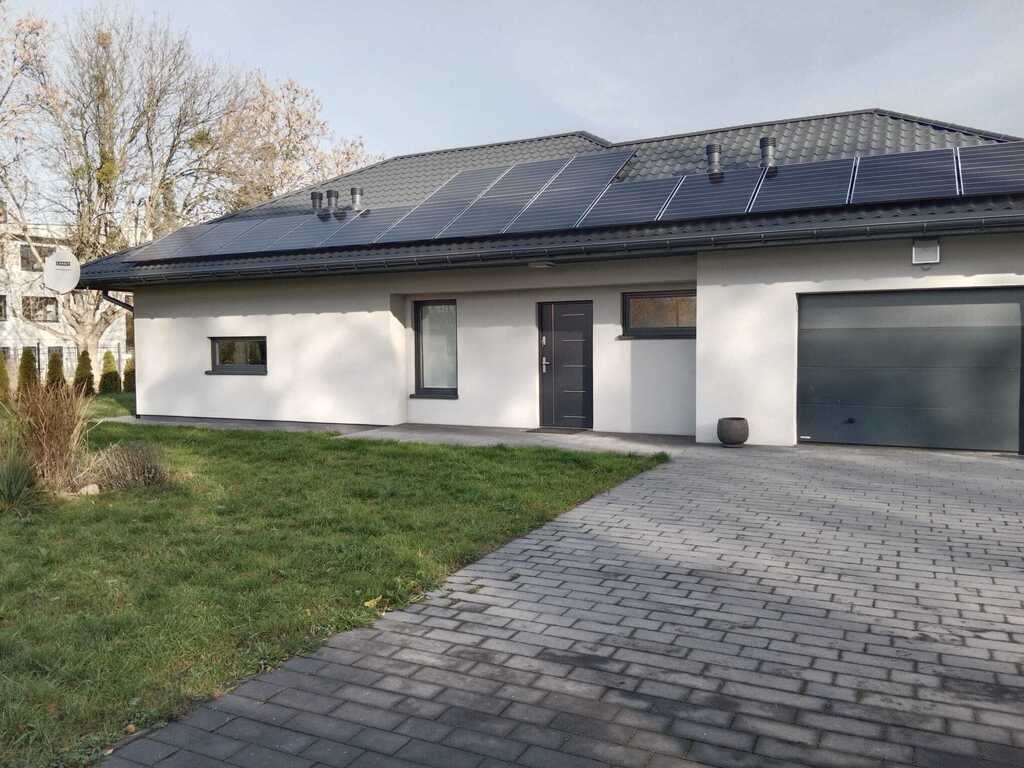 Dom z 2022r na zagospodarowanej działce