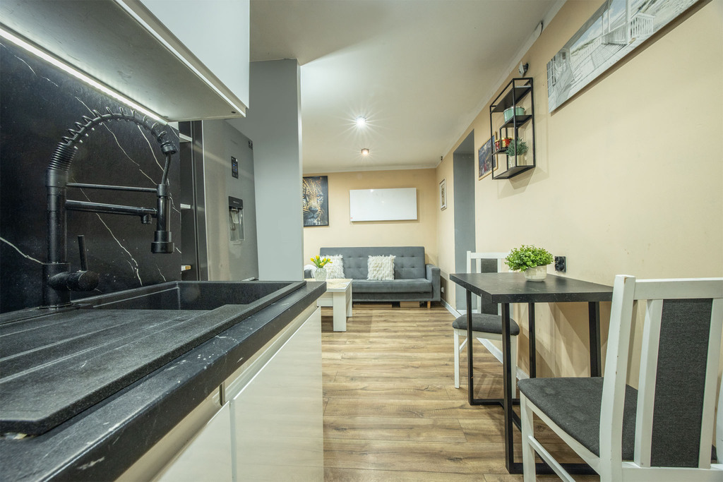 1. Piętro, Nowa Elektryka i Balkon