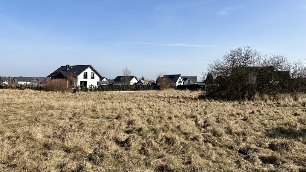 Działka narożna 1225 m² – Niedźwiedź | Media