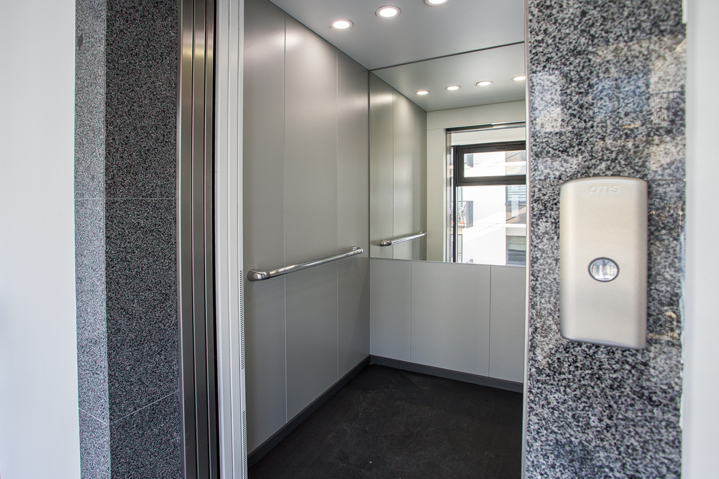 Przestronny apartament z ogródkiem