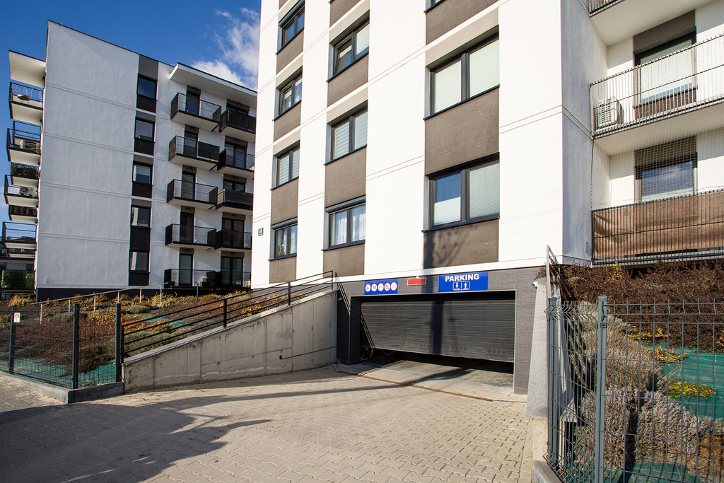 Przestronny apartament z ogródkiem