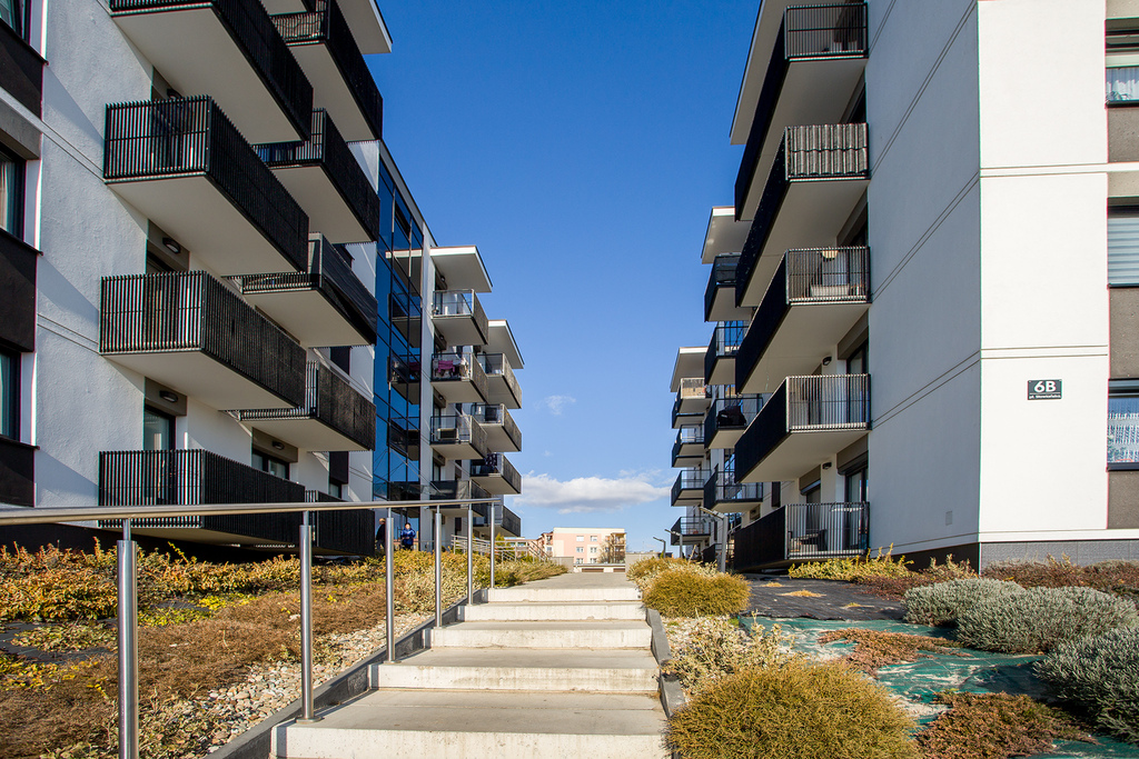 Przestronny apartament z ogródkiem