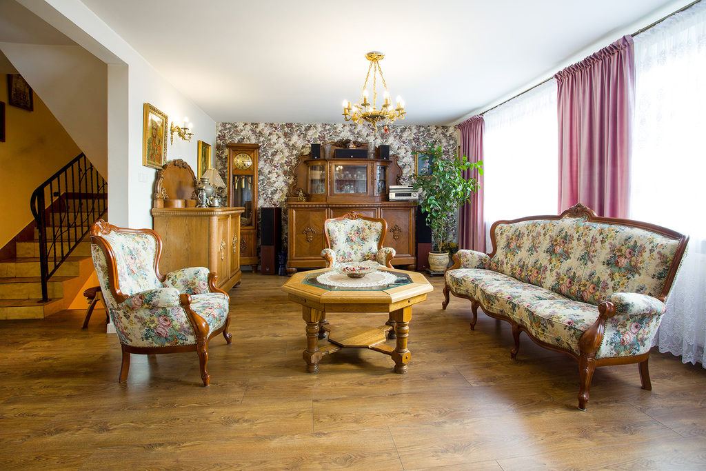 Dom z pięknym ogrodem 10 min od Kielc