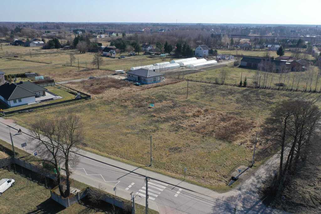 Działka budowlana na osiedlu domów - Cisie.