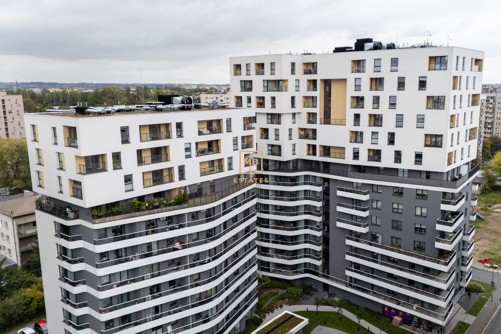 Przestronne mieszkanie z balkonem do wejścia